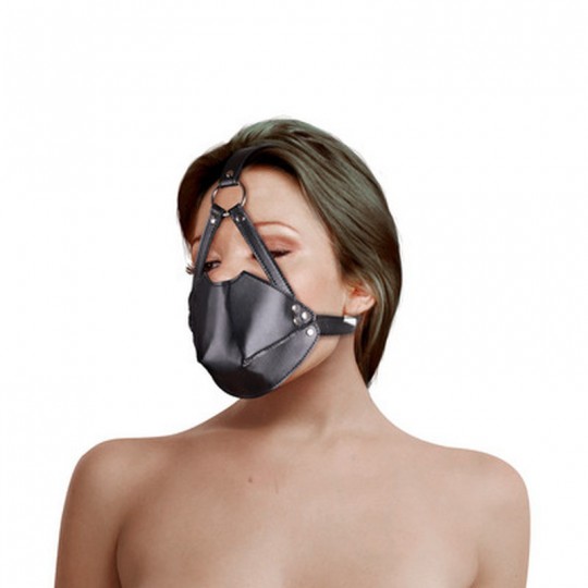 HEAD HARNESS WITH MOUTH COVER AND BREATHABLE BALL GAG - BLACK