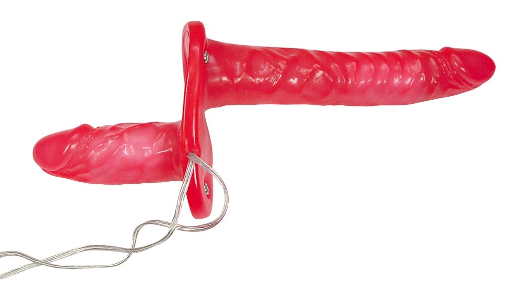 STRAP-ON DOBLE CON VIBRACIÓN BAD KITTY